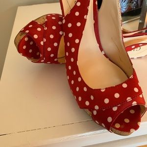 GUESS retro sling back.